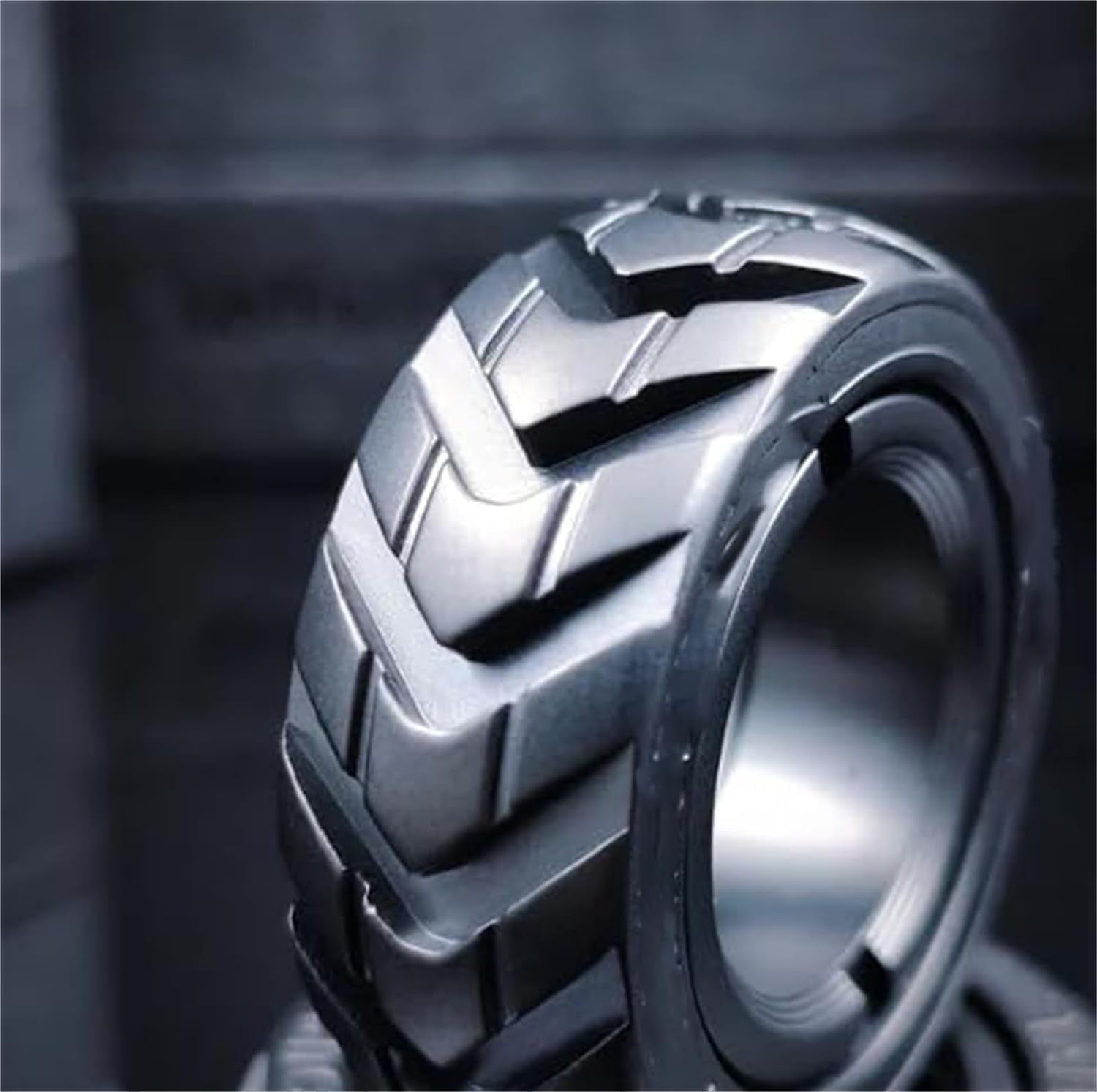 Decompression Toy Dual Function Stainless Steel Motorcycle Tire Fidget Ring Spinner Rings for Motorcycle Tire Fidget Ring Fingertip Gyro Decompression Artifact Magnetic Rings Fidget Toy (Silver)